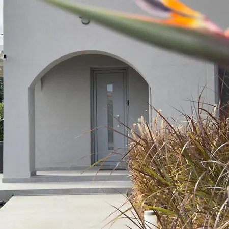 Aryve Townhouse Rhodos Mit Akropolis- Und Meerblick Sowie Jacuzzi Und Tollen Sonnenterrassen Und Garten Malona Village