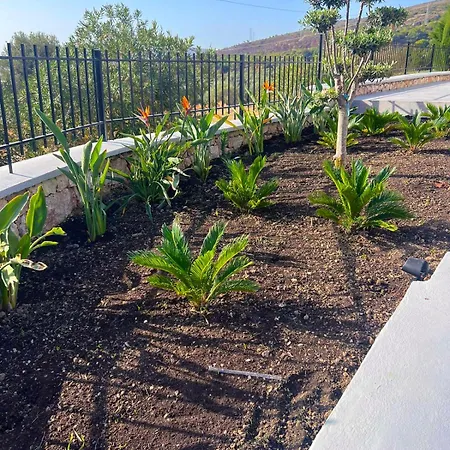 Feriehus Aryve Townhouse Rhodos Mit Akropolis- Und Meerblick Sowie Jacuzzi Und Tollen Sonnenterrassen Und Garten