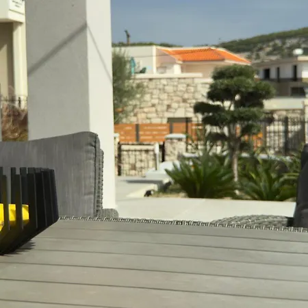 Aryve Townhouse Rhodos Mit Akropolis- Und Meerblick Sowie Jacuzzi Und Tollen Sonnenterrassen Und Garten Feriehus *