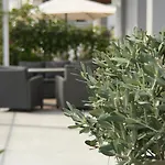 Aryve Townhouse Rhodos Mit Akropolis- Und Meerblick Sowie Jacuzzi Und Tollen Sonnenterrassen Und Garten Μάλονα Village