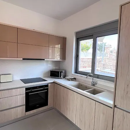 Aryve Townhouse Rhodos Mit Akropolis- Und Meerblick Sowie Jacuzzi Und Tollen Sonnenterrassen Und Garten Tatil Evi