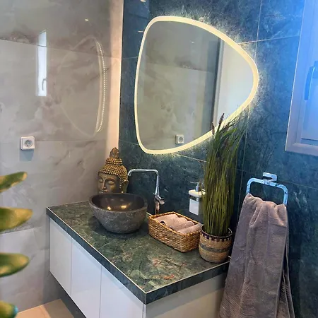Tatil Evi Aryve Townhouse Rhodos Mit Akropolis- Und Meerblick Sowie Jacuzzi Und Tollen Sonnenterrassen Und Garten