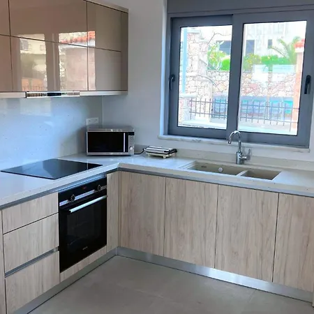 Tatil Evi Aryve Townhouse Rhodos Mit Akropolis- Und Meerblick Sowie Jacuzzi Und Tollen Sonnenterrassen Und Garten