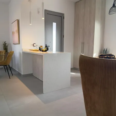 Aryve Townhouse Rhodos Mit Akropolis- Und Meerblick Sowie Jacuzzi Und Tollen Sonnenterrassen Und Garten Vakantiehuis *