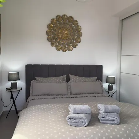 Aryve Townhouse Rhodos Mit Akropolis- Und Meerblick Sowie Jacuzzi Und Tollen Sonnenterrassen Und Garten * Malona Village