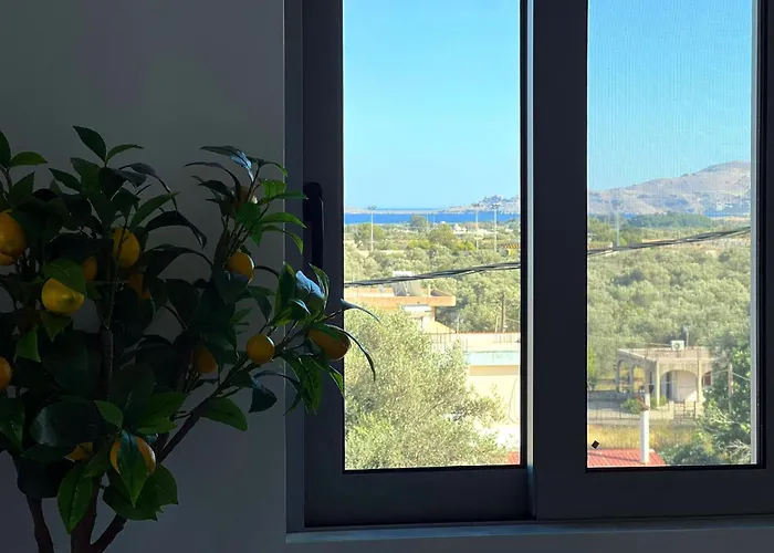 Aryve Townhouse Rhodos Mit Akropolis- Und Meerblick Sowie Jacuzzi Und Tollen Sonnenterrassen Und Garten Malona Village