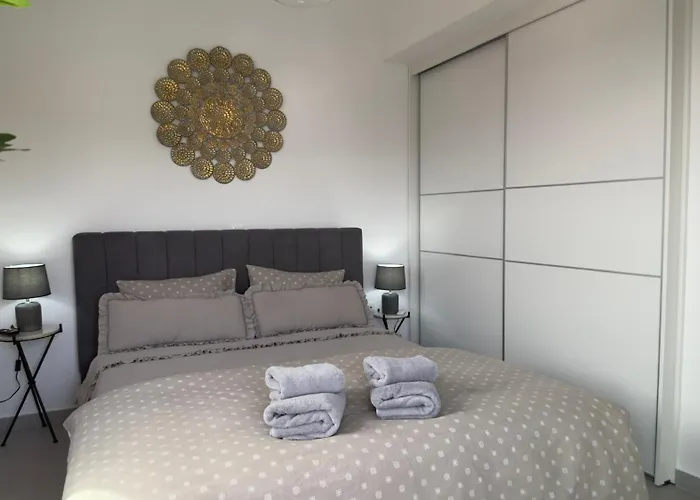 Aryve Townhouse Rhodos Mit Akropolis- Und Meerblick Sowie Jacuzzi Und Tollen Sonnenterrassen Und Garten Malona Village