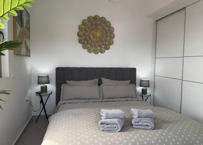 Aryve Townhouse Rhodos Mit Akropolis- Und Meerblick Sowie Jacuzzi Und Tollen Sonnenterrassen Und Garten * Malona Village