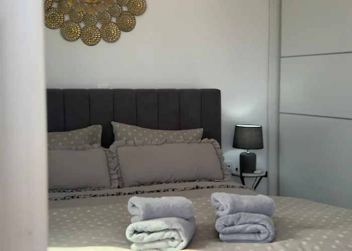 Дом отдыха Aryve Townhouse Rhodos Mit Akropolis- Und Meerblick Sowie Jacuzzi Und Tollen Sonnenterrassen Und Garten Malona Village