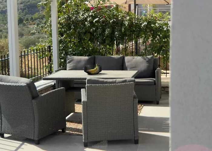 Aryve Townhouse Rhodos Mit Akropolis- Und Meerblick Sowie Jacuzzi Und Tollen Sonnenterrassen Und Garten * Malona Village