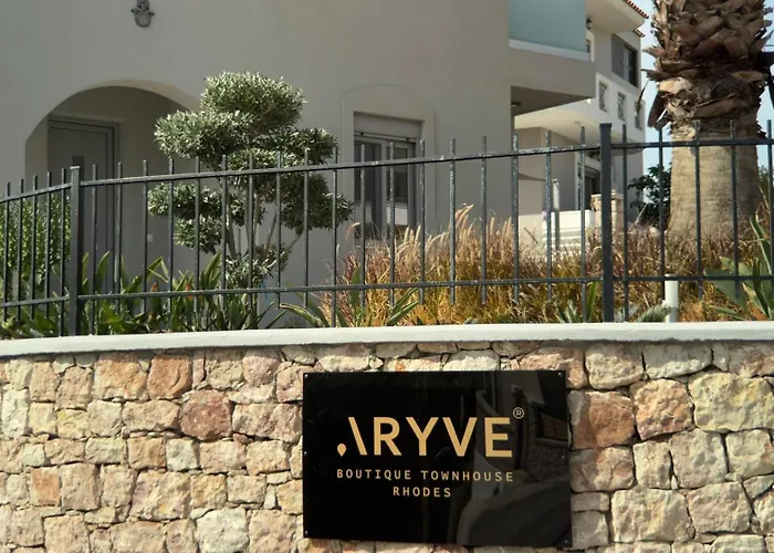 Aryve Townhouse Rhodos Mit Akropolis- Und Meerblick Sowie Jacuzzi Und Tollen Sonnenterrassen Und Garten Malona Village