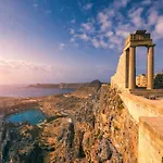 Aryve Townhouse Rhodos Mit Akropolis- Und Meerblick Sowie Jacuzzi Und Tollen Sonnenterrassen Und Garten Malona Village