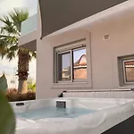 Сasa de vacaciones Aryve Townhouse Rhodos Mit Akropolis- Und Meerblick Sowie Jacuzzi Und Tollen Sonnenterrassen Und Garten Malona Village