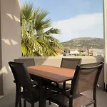 Сasa de vacaciones Aryve Townhouse Rhodos Mit Akropolis- Und Meerblick Sowie Jacuzzi Und Tollen Sonnenterrassen Und Garten Malona Village