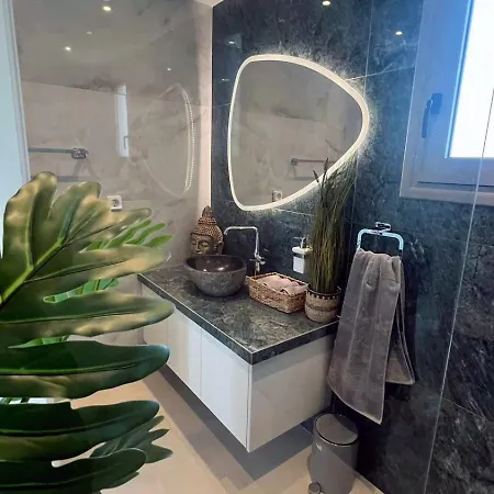 Aryve Townhouse Rhodos Mit Akropolis- Und Meerblick Sowie Jacuzzi Und Tollen Sonnenterrassen Und Garten Vakantiehuis Malona Village