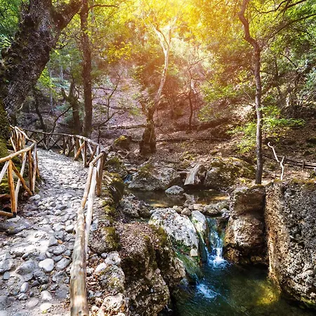 Aryve Townhouse Rhodos Mit Akropolis- Und Meerblick Sowie Jacuzzi Und Tollen Sonnenterrassen Und Garten Vakantiehuis *