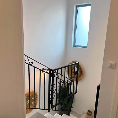 Aryve Townhouse Rhodos Mit Akropolis- Und Meerblick Sowie Jacuzzi Und Tollen Sonnenterrassen Und Garten * Malona Village