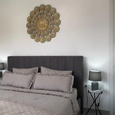 Vakantiehuis Aryve Townhouse Rhodos Mit Akropolis- Und Meerblick Sowie Jacuzzi Und Tollen Sonnenterrassen Und Garten