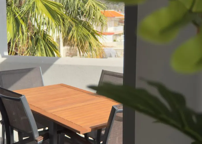 Ferienhaus Aryve Townhouse Rhodos Mit Akropolis- Und Meerblick Sowie Jacuzzi Und Tollen Sonnenterrassen Und Garten