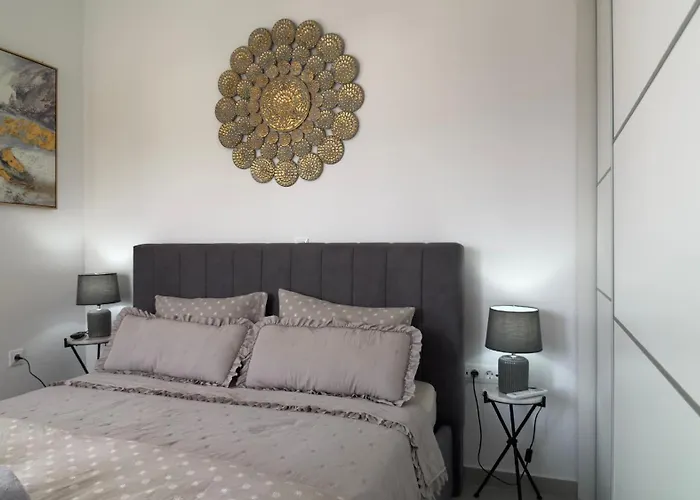 Ferienhaus Aryve Townhouse Rhodos Mit Akropolis- Und Meerblick Sowie Jacuzzi Und Tollen Sonnenterrassen Und Garten